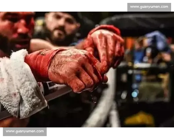 震撼！街头裸拳生死对决：暴力美学的极致诠释